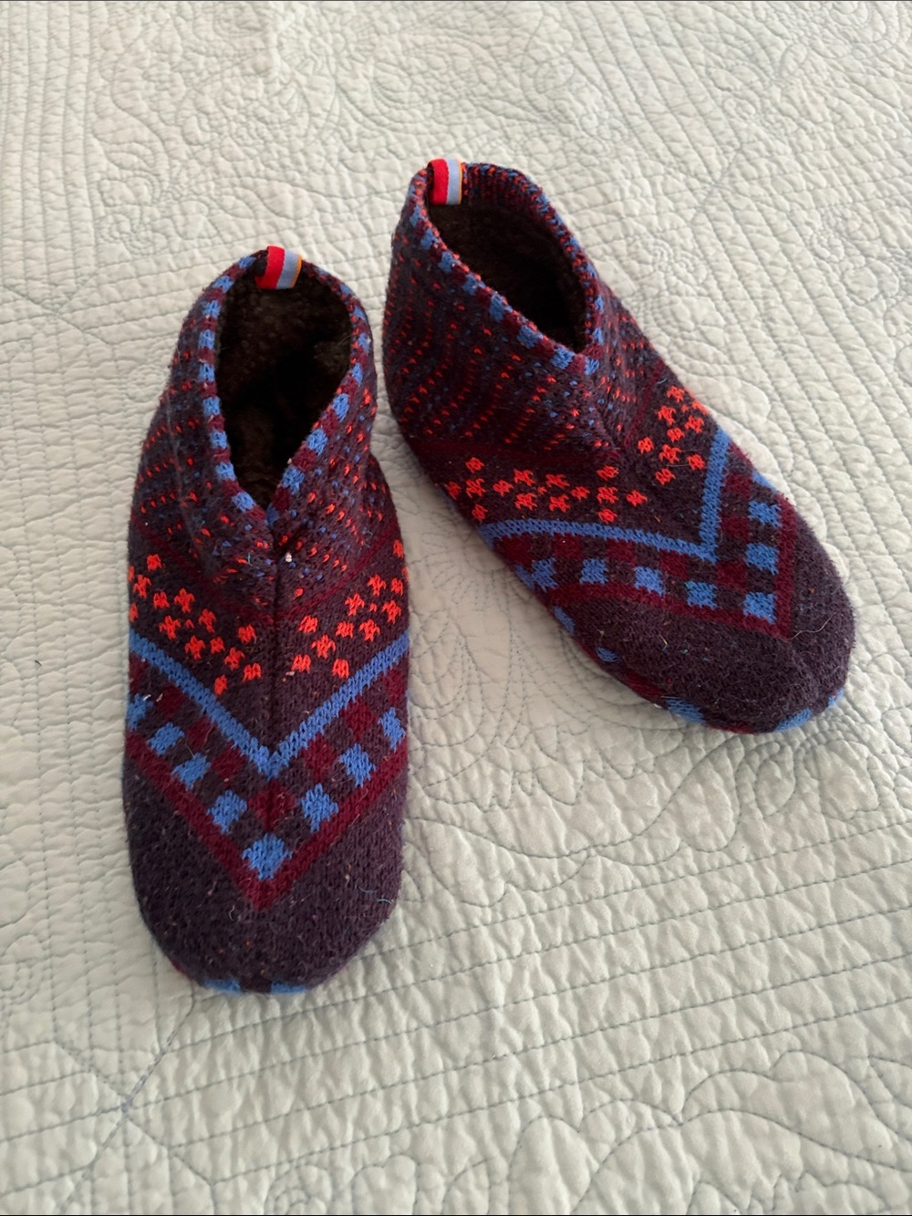 Bombas Women's Gripper Slippers in Fair Isle Navy